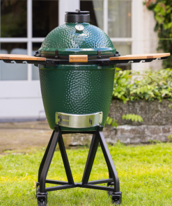 Alternative view of Big Green Egg Medium